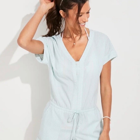 Vineyard Vines Other - Vineyard Vines Seersucker Sky Blue Light Blue Cover up Romper Shorts Size MEDIUM